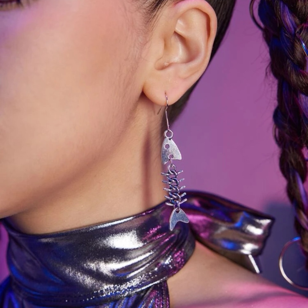 🐠 Awesome Metallic Fish Bone Skeleton Drop Earrings 🐟